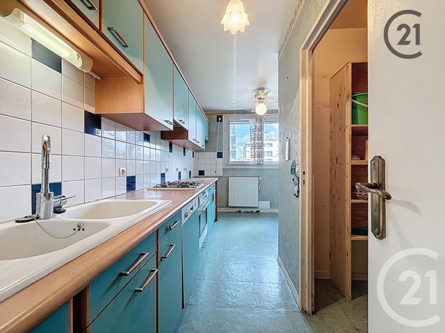 Appartement F5 à vendre - 5 pièces - 85.83 m2 - COMBS LA VILLE - 77 - ILE-DE-FRANCE - Century 21 Cerim