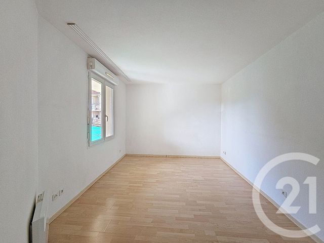 Appartement F3 à vendre - 3 pièces - 75.17 m2 - LIEUSAINT - 77 - ILE-DE-FRANCE - Century 21 Cerim