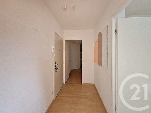 Appartement F3 à vendre - 3 pièces - 75.17 m2 - LIEUSAINT - 77 - ILE-DE-FRANCE - Century 21 Cerim