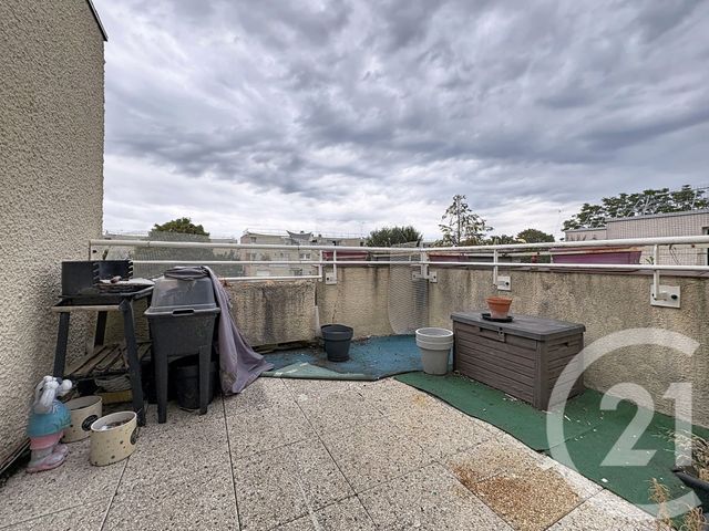 Appartement à louer - 3 pièces - 66.93 m2 - SAVIGNY LE TEMPLE - 77 - ILE-DE-FRANCE - Century 21 Cerim
