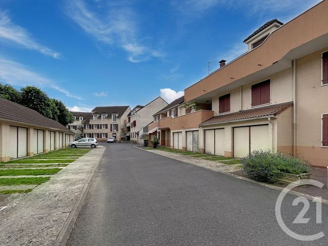 Appartement F1 bis à vendre - 2 pièces - 37.09 m2 - MOISSY CRAMAYEL - 77 - ILE-DE-FRANCE - Century 21 Cerim