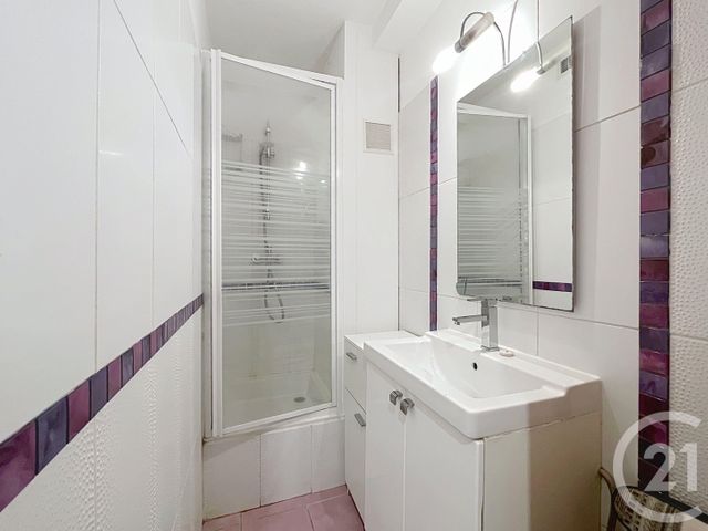 Appartement F1 bis à vendre - 2 pièces - 37.09 m2 - MOISSY CRAMAYEL - 77 - ILE-DE-FRANCE - Century 21 Cerim