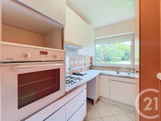 Appartement à louer - 3 pièces - 60.78 m2 - LE MEE SUR SEINE - 77 - ILE-DE-FRANCE - Century 21 Cerim