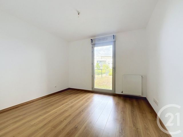 Appartement F2 à louer - 2 pièces - 40.8 m2 - REAU - 77 - ILE-DE-FRANCE - Century 21 Cerim