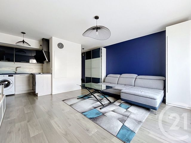 Appartement à louer - 2 pièces - 40.4 m2 - MOISSY CRAMAYEL - 77 - ILE-DE-FRANCE - Century 21 Cerim