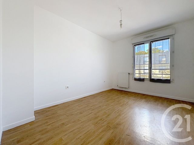 Appartement T3 à louer - 3 pièces - 61.35 m2 - DAMMARIE LES LYS - 77 - ILE-DE-FRANCE - Century 21 Cerim