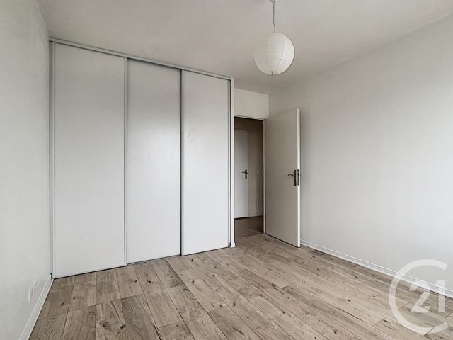Appartement T3 à louer - 3 pièces - 63.05 m2 - SAVIGNY LE TEMPLE - 77 - ILE-DE-FRANCE - Century 21 Cerim