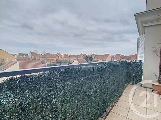 Appartement T3 à louer - 3 pièces - 63.05 m2 - SAVIGNY LE TEMPLE - 77 - ILE-DE-FRANCE - Century 21 Cerim