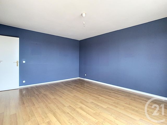 Appartement T3 à louer - 3 pièces - 63.05 m2 - SAVIGNY LE TEMPLE - 77 - ILE-DE-FRANCE - Century 21 Cerim