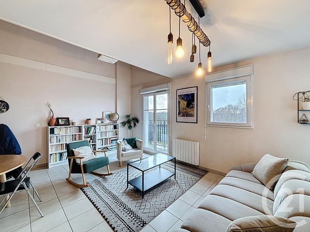 Appartement F4 à vendre - 4 pièces - 85.65 m2 - MOISSY CRAMAYEL - 77 - ILE-DE-FRANCE - Century 21 Cerim