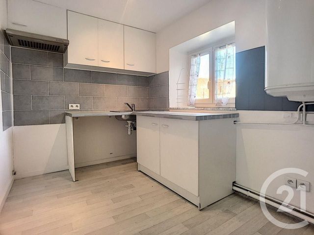 Appartement T3 à louer - 3 pièces - 47.17 m2 - MACHAULT - 77 - ILE-DE-FRANCE - Century 21 Cerim
