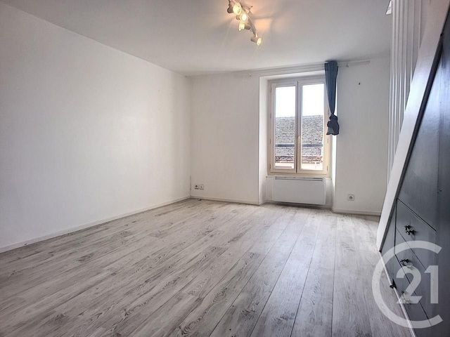 Appartement T3 à louer - 3 pièces - 47.17 m2 - MACHAULT - 77 - ILE-DE-FRANCE - Century 21 Cerim