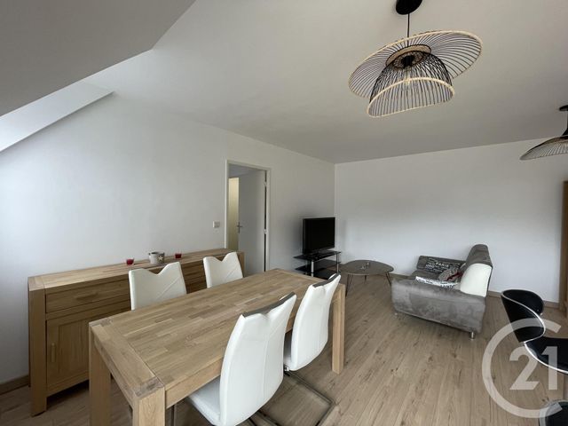 Appartement à louer - 2 pièces - 48.1 m2 - LIEUSAINT - 77 - ILE-DE-FRANCE - Century 21 Cerim