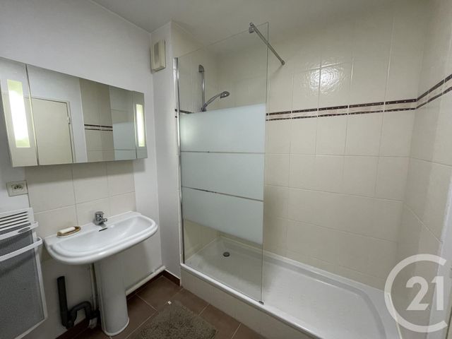 Appartement à louer - 2 pièces - 48.1 m2 - LIEUSAINT - 77 - ILE-DE-FRANCE - Century 21 Cerim