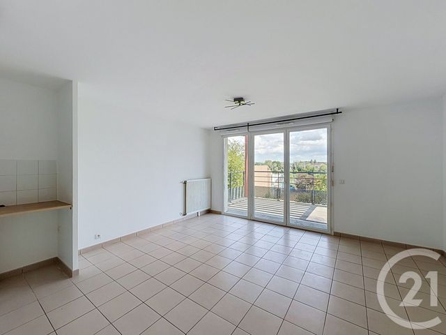 Appartement F3 à vendre - 3 pièces - 56.68 m2 - SAVIGNY LE TEMPLE - 77 - ILE-DE-FRANCE - Century 21 Cerim