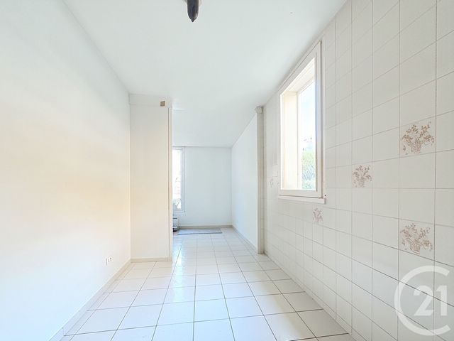 Appartement F5 à vendre - 5 pièces - 96.57 m2 - NANDY - 77 - ILE-DE-FRANCE - Century 21 Cerim