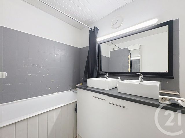 Appartement F5 à vendre - 5 pièces - 96.57 m2 - NANDY - 77 - ILE-DE-FRANCE - Century 21 Cerim