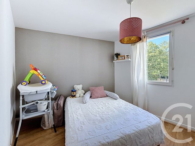 Appartement F4 à vendre - 4 pièces - 79.57 m2 - COMBS LA VILLE - 77 - ILE-DE-FRANCE - Century 21 Cerim