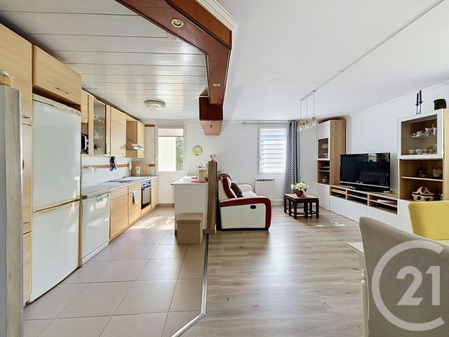 Appartement F4 à vendre - 4 pièces - 79.57 m2 - COMBS LA VILLE - 77 - ILE-DE-FRANCE - Century 21 Cerim