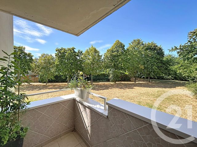 Appartement F4 à vendre - 4 pièces - 79.57 m2 - COMBS LA VILLE - 77 - ILE-DE-FRANCE - Century 21 Cerim