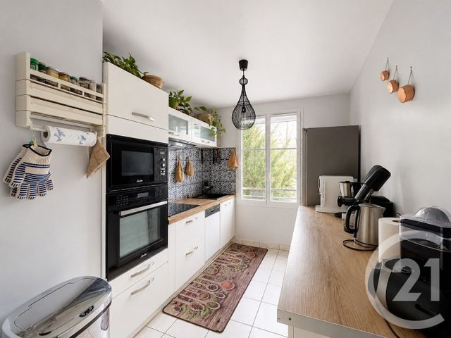 Appartement T3 à vendre - 3 pièces - 65.45 m2 - MOISSY CRAMAYEL - 77 - ILE-DE-FRANCE - Century 21 Cerim