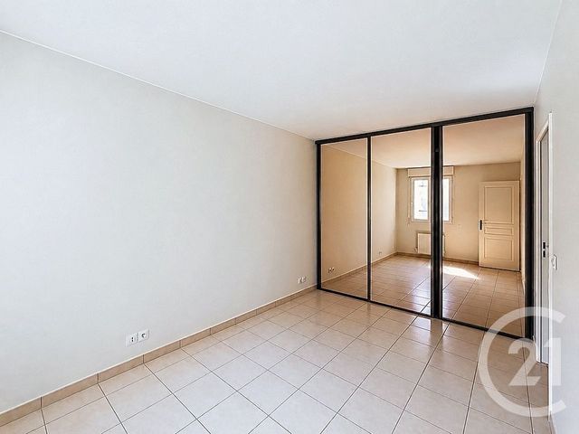 Appartement à vendre - 3 pièces - 65.5 m2 - COMBS LA VILLE - 77 - ILE-DE-FRANCE - Century 21 Cerim