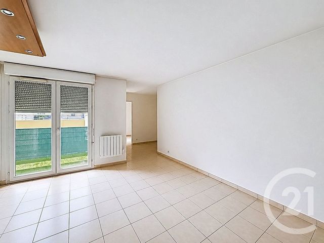 Appartement à vendre - 3 pièces - 65.5 m2 - COMBS LA VILLE - 77 - ILE-DE-FRANCE - Century 21 Cerim
