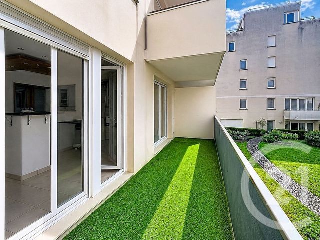 Appartement à vendre - 3 pièces - 65.5 m2 - COMBS LA VILLE - 77 - ILE-DE-FRANCE - Century 21 Cerim