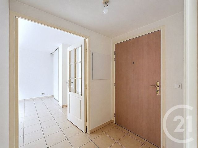 Appartement à vendre - 3 pièces - 65.5 m2 - COMBS LA VILLE - 77 - ILE-DE-FRANCE - Century 21 Cerim