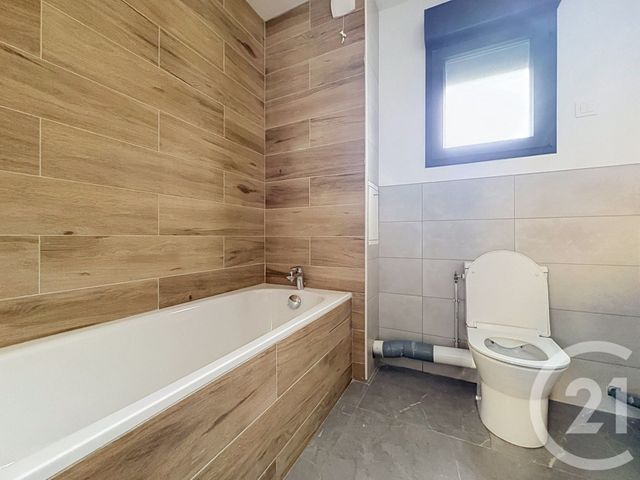 Appartement T2 à louer - 2 pièces - 42.15 m2 - VERT ST DENIS - 77 - ILE-DE-FRANCE - Century 21 Cerim
