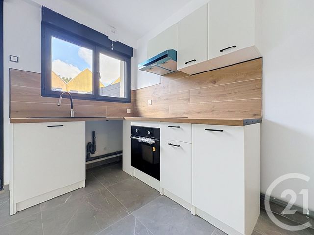 Appartement T2 à louer - 2 pièces - 42.15 m2 - VERT ST DENIS - 77 - ILE-DE-FRANCE - Century 21 Cerim