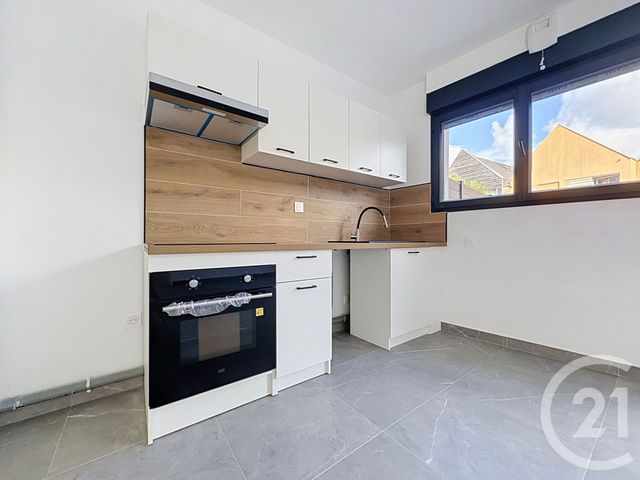 Appartement T3 à louer - 3 pièces - 47.46 m2 - VERT ST DENIS - 77 - ILE-DE-FRANCE - Century 21 Cerim