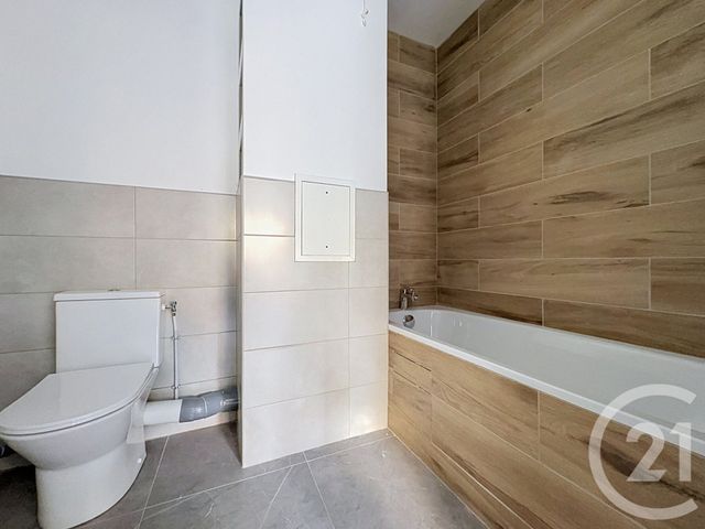 Appartement T3 à louer - 3 pièces - 47.46 m2 - VERT ST DENIS - 77 - ILE-DE-FRANCE - Century 21 Cerim