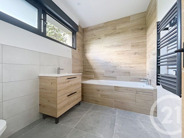 Appartement T3 à louer - 3 pièces - 58.46 m2 - VERT ST DENIS - 77 - ILE-DE-FRANCE - Century 21 Cerim