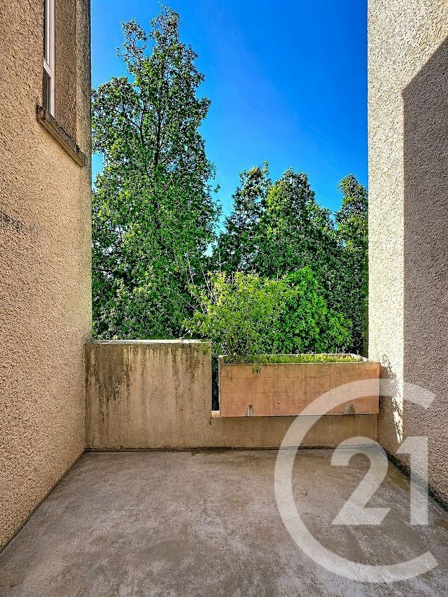 Appartement F4 à vendre - 4 pièces - 82.48 m2 - SAVIGNY LE TEMPLE - 77 - ILE-DE-FRANCE - Century 21 Cerim