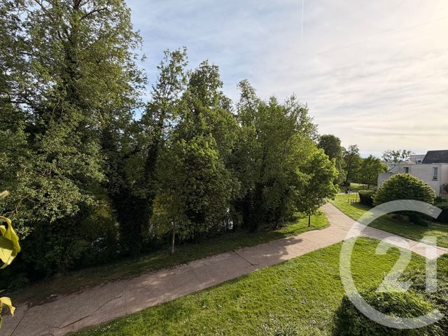 Appartement F4 à vendre - 4 pièces - 82.48 m2 - SAVIGNY LE TEMPLE - 77 - ILE-DE-FRANCE - Century 21 Cerim