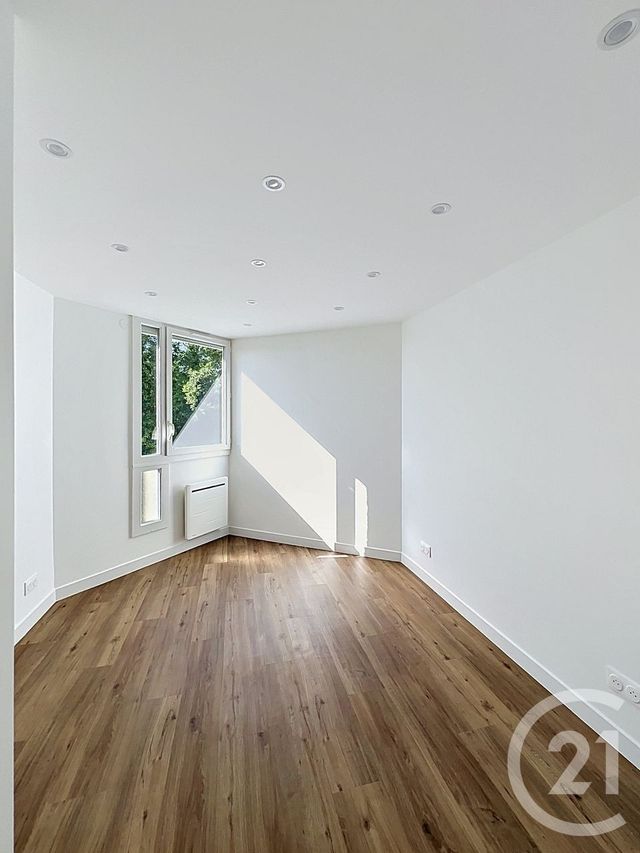 Appartement F4 à vendre - 4 pièces - 82.48 m2 - SAVIGNY LE TEMPLE - 77 - ILE-DE-FRANCE - Century 21 Cerim