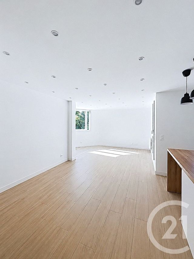 Appartement F4 à vendre - 4 pièces - 82.48 m2 - SAVIGNY LE TEMPLE - 77 - ILE-DE-FRANCE - Century 21 Cerim