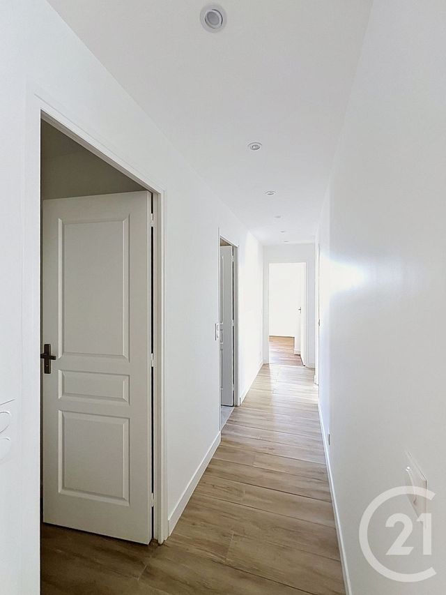 Appartement F4 à vendre - 4 pièces - 82.48 m2 - SAVIGNY LE TEMPLE - 77 - ILE-DE-FRANCE - Century 21 Cerim