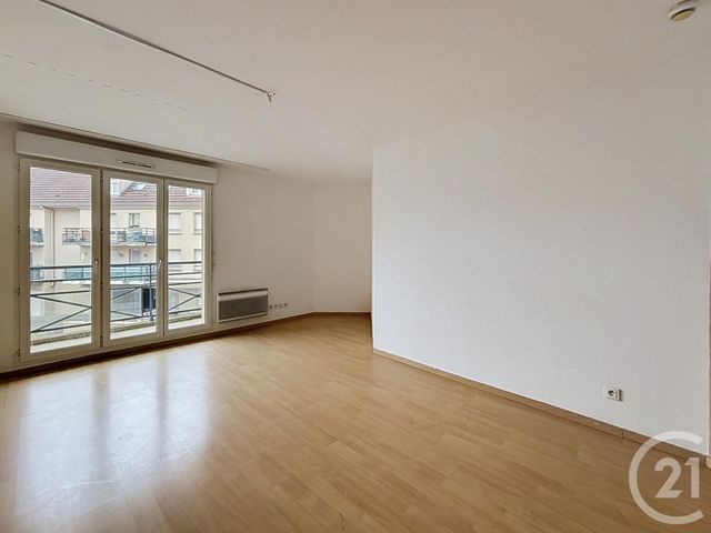 Appartement F3 à vendre - 3 pièces - 75.17 m2 - LIEUSAINT - 77 - ILE-DE-FRANCE - Century 21 Cerim