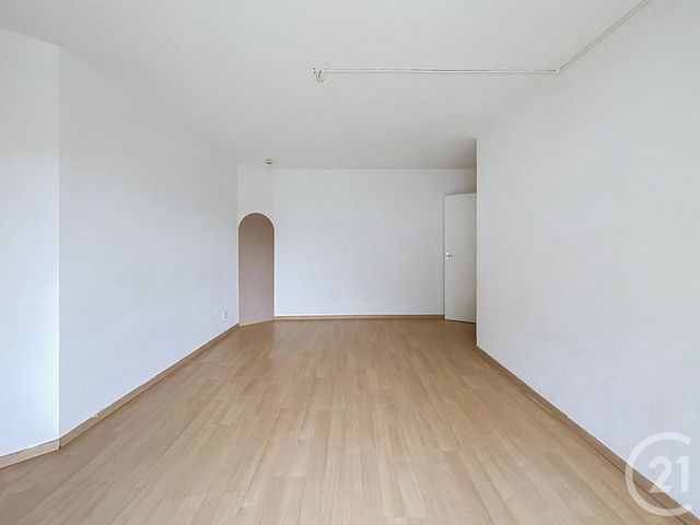 Appartement F3 à vendre - 3 pièces - 75.17 m2 - LIEUSAINT - 77 - ILE-DE-FRANCE - Century 21 Cerim