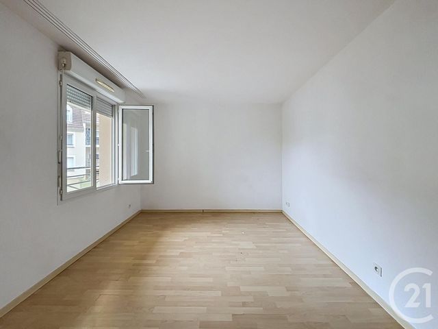 Appartement F3 à vendre - 3 pièces - 75.17 m2 - LIEUSAINT - 77 - ILE-DE-FRANCE - Century 21 Cerim