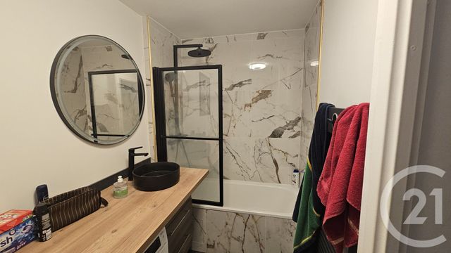 Appartement à louer - 3 pièces - 57.91 m2 - MOISSY CRAMAYEL - 77 - ILE-DE-FRANCE - Century 21 Cerim