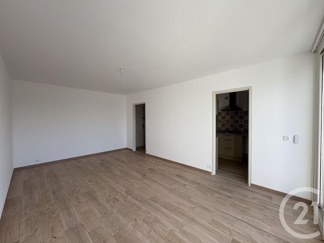 Appartement à louer - 2 pièces - 50.23 m2 - DAMMARIE LES LYS - 77 - ILE-DE-FRANCE - Century 21 Cerim