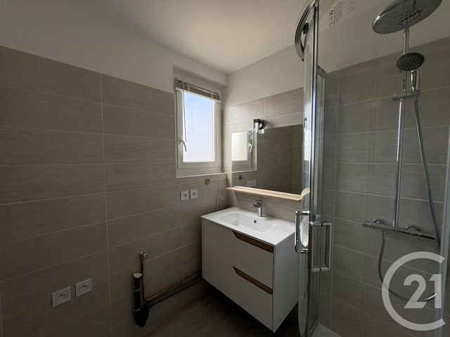 Appartement à louer - 2 pièces - 50.23 m2 - DAMMARIE LES LYS - 77 - ILE-DE-FRANCE - Century 21 Cerim