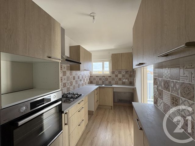 Appartement à louer - 2 pièces - 50.23 m2 - DAMMARIE LES LYS - 77 - ILE-DE-FRANCE - Century 21 Cerim