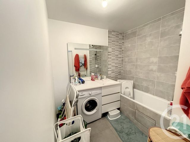 Appartement T2 à louer - 3 pièces - 60.92 m2 - CESSON - 77 - ILE-DE-FRANCE - Century 21 Cerim