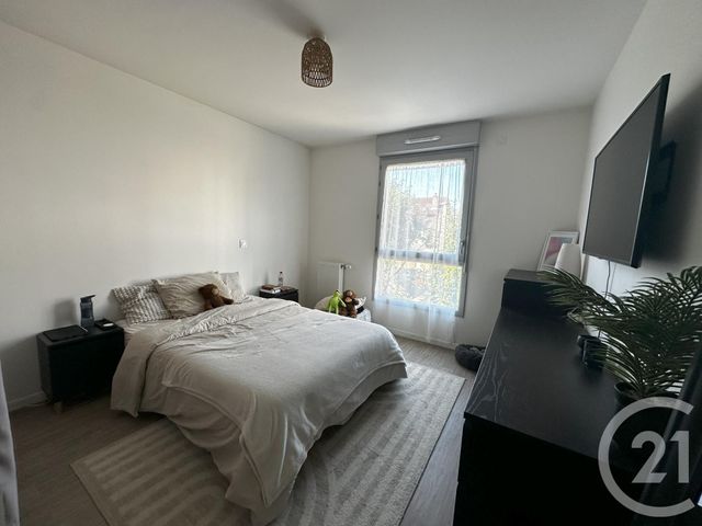 Appartement T3 à louer - 3 pièces - 65.83 m2 - COMBS LA VILLE - 77 - ILE-DE-FRANCE - Century 21 Cerim